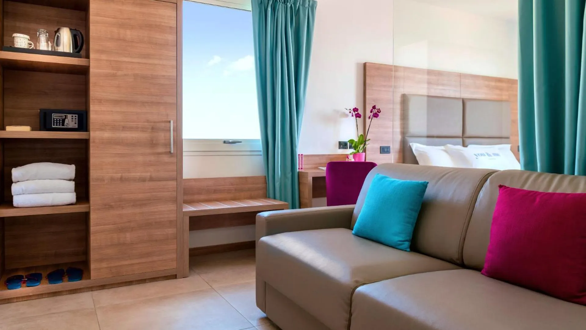 ***  You & Me Beach Hotel Rimini Italy