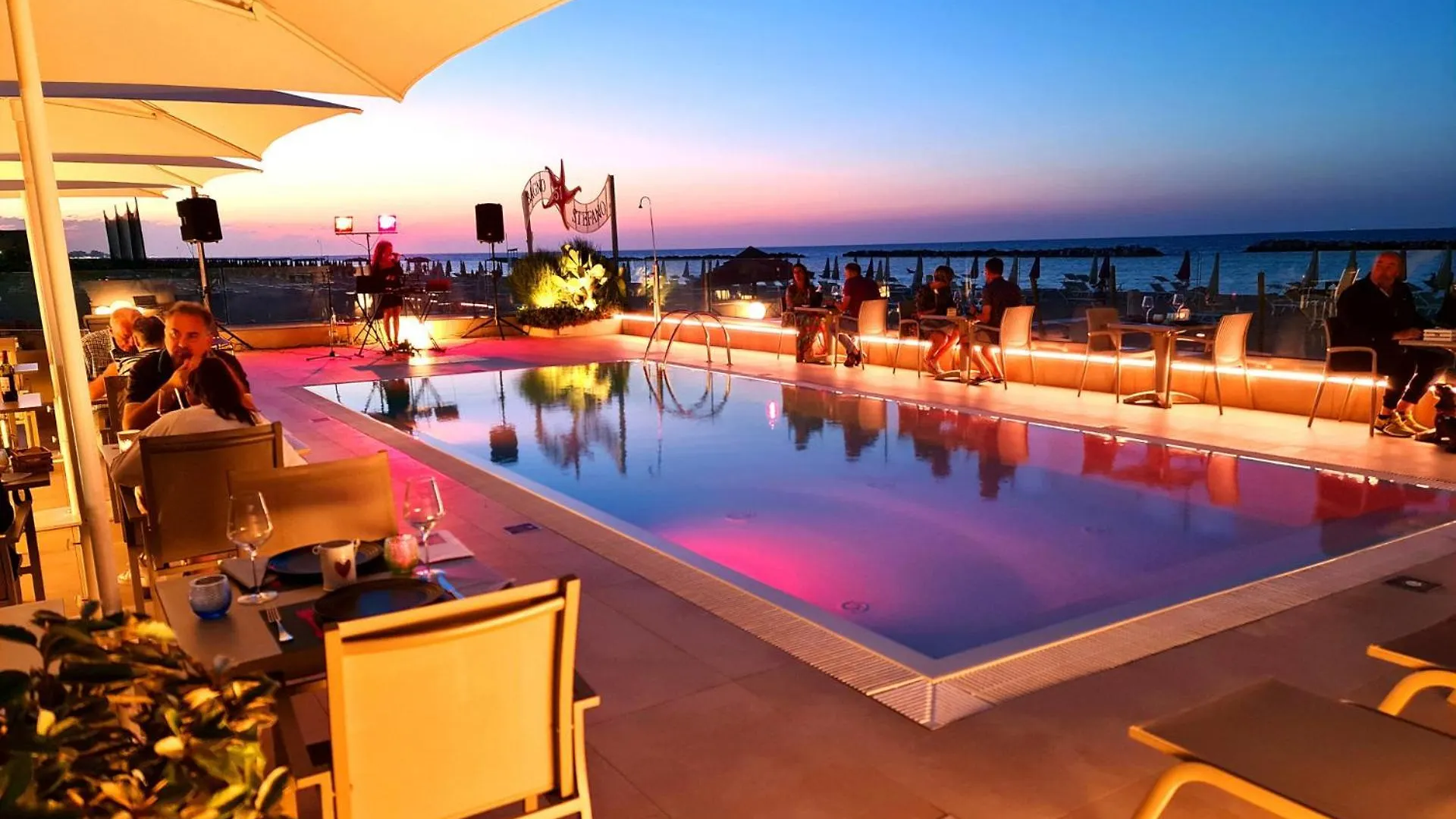 You & Me Beach Hotel Rimini 3*,