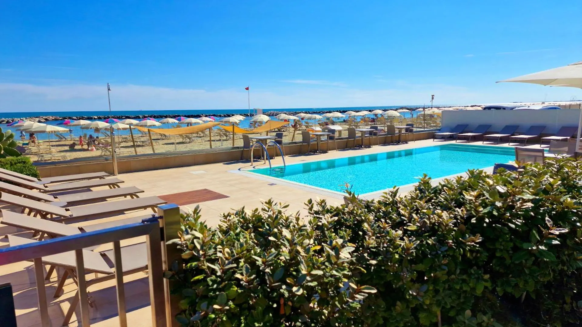 You & Me Beach Hotel Rimini
