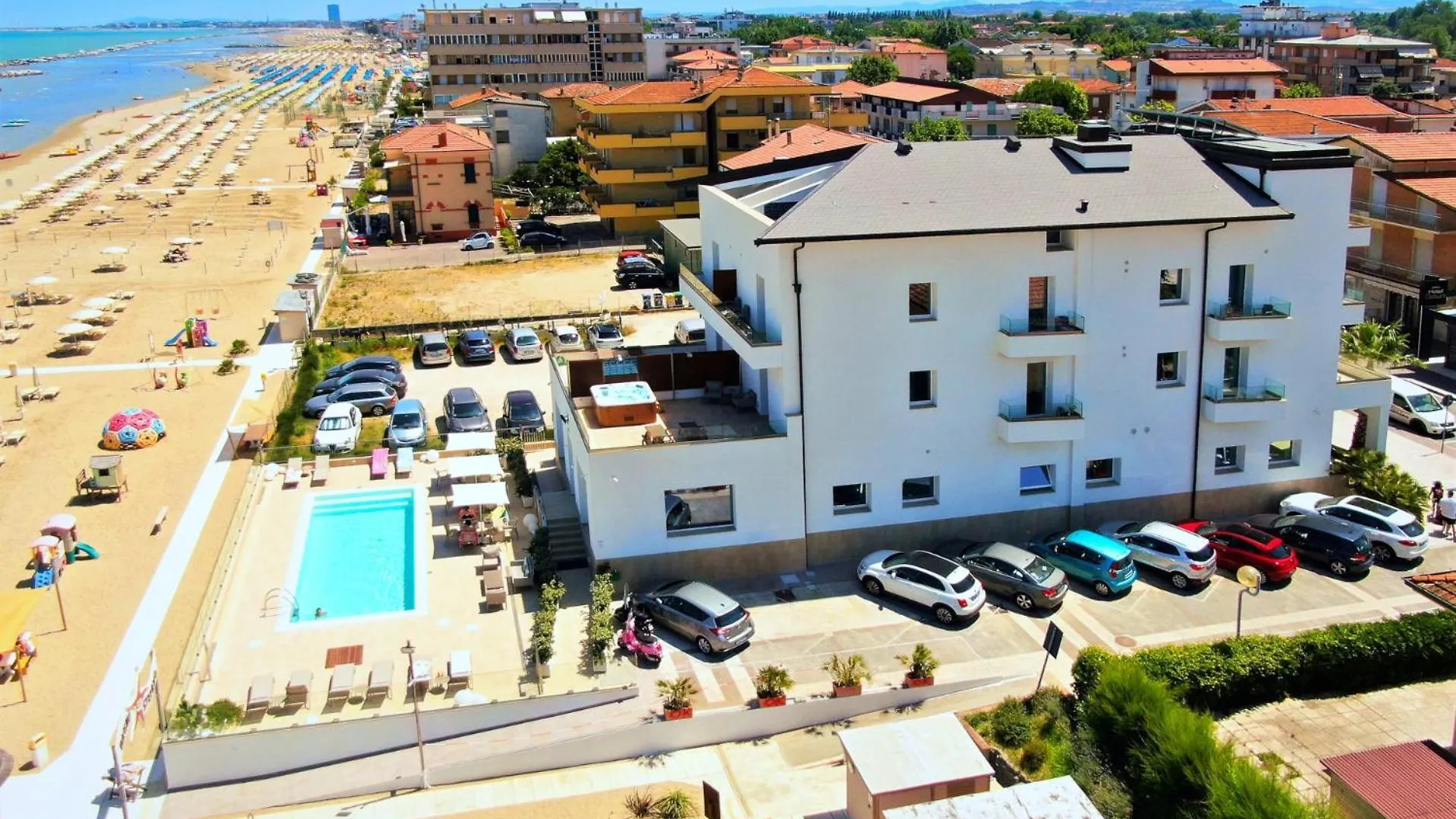 You & Me Beach Hotel Rimini 3*,