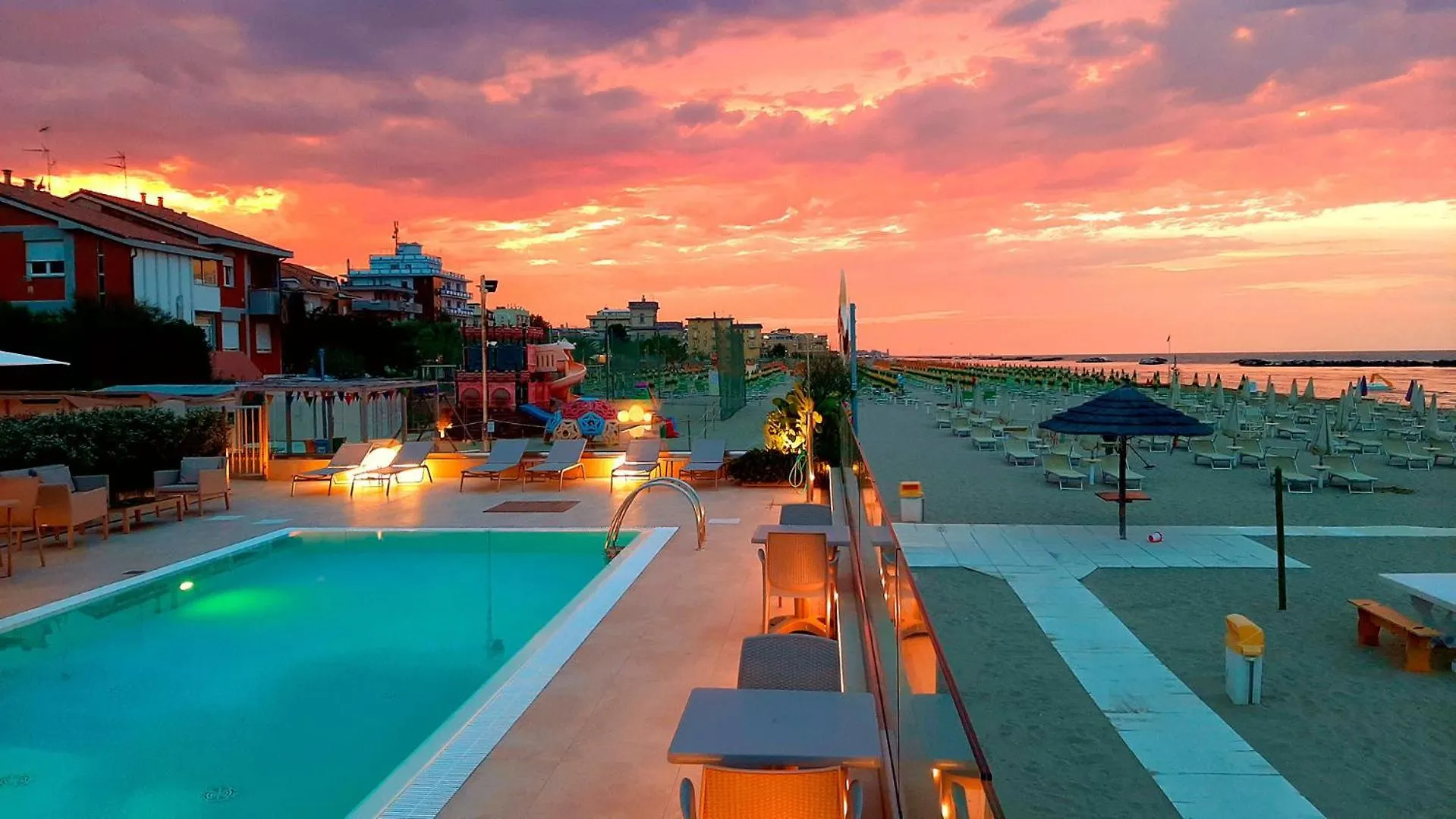 You & Me Beach Hotel Rimini