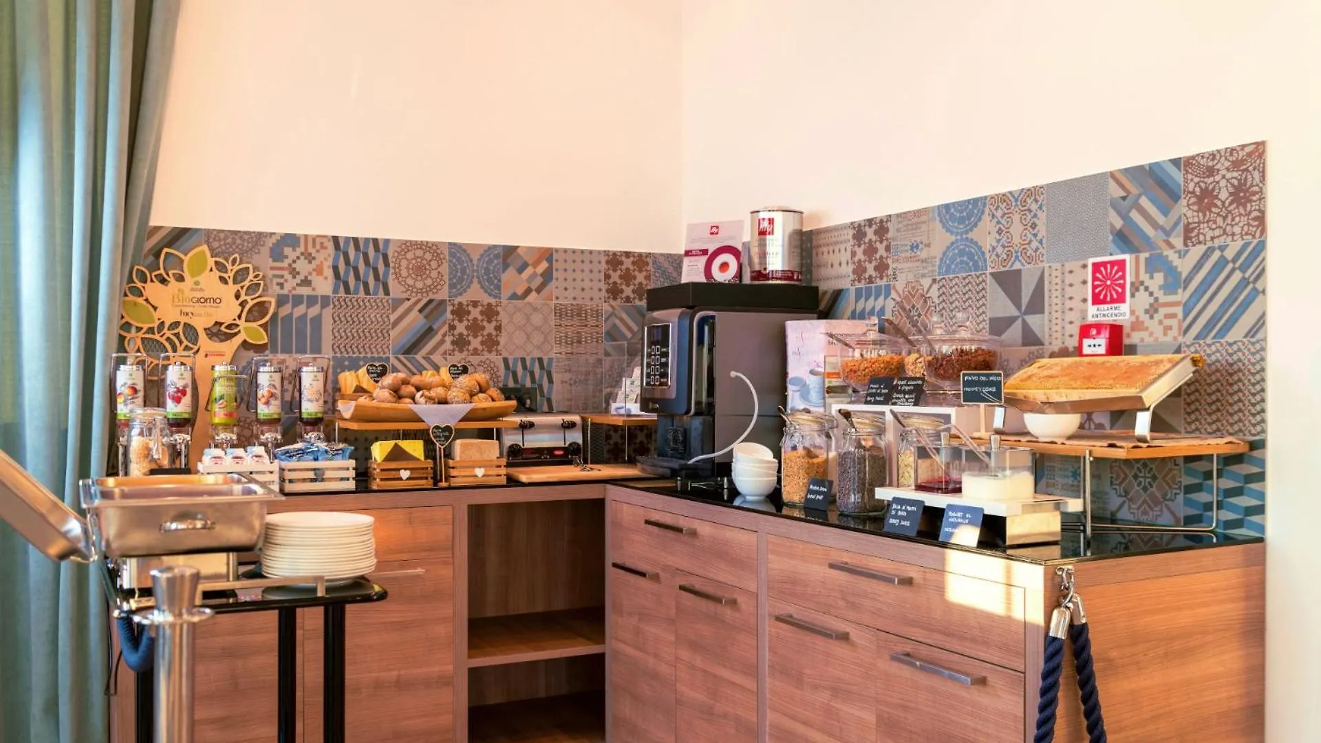 You & Me Beach Hotel Ρίμινι