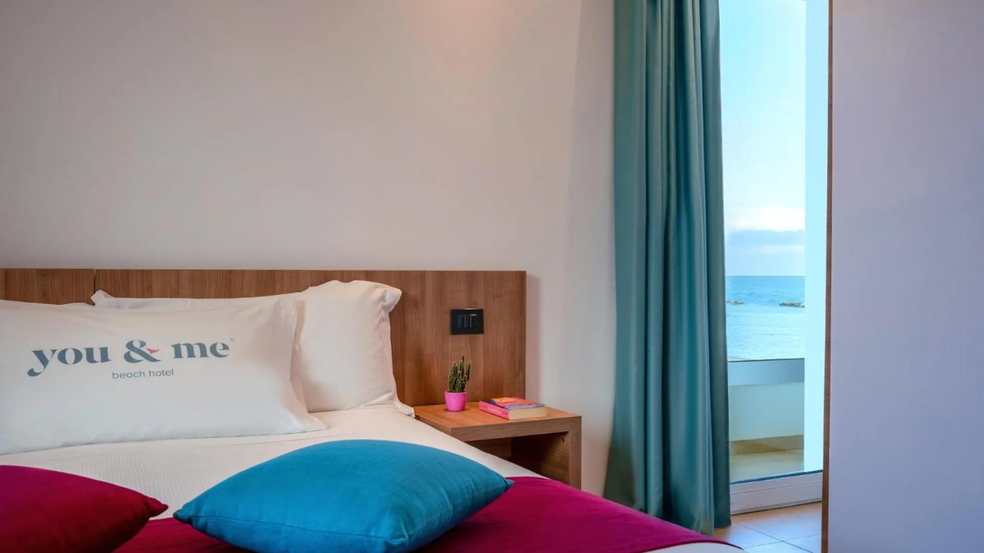 You & Me Beach Hotel Ρίμινι 3*,  Ιταλία